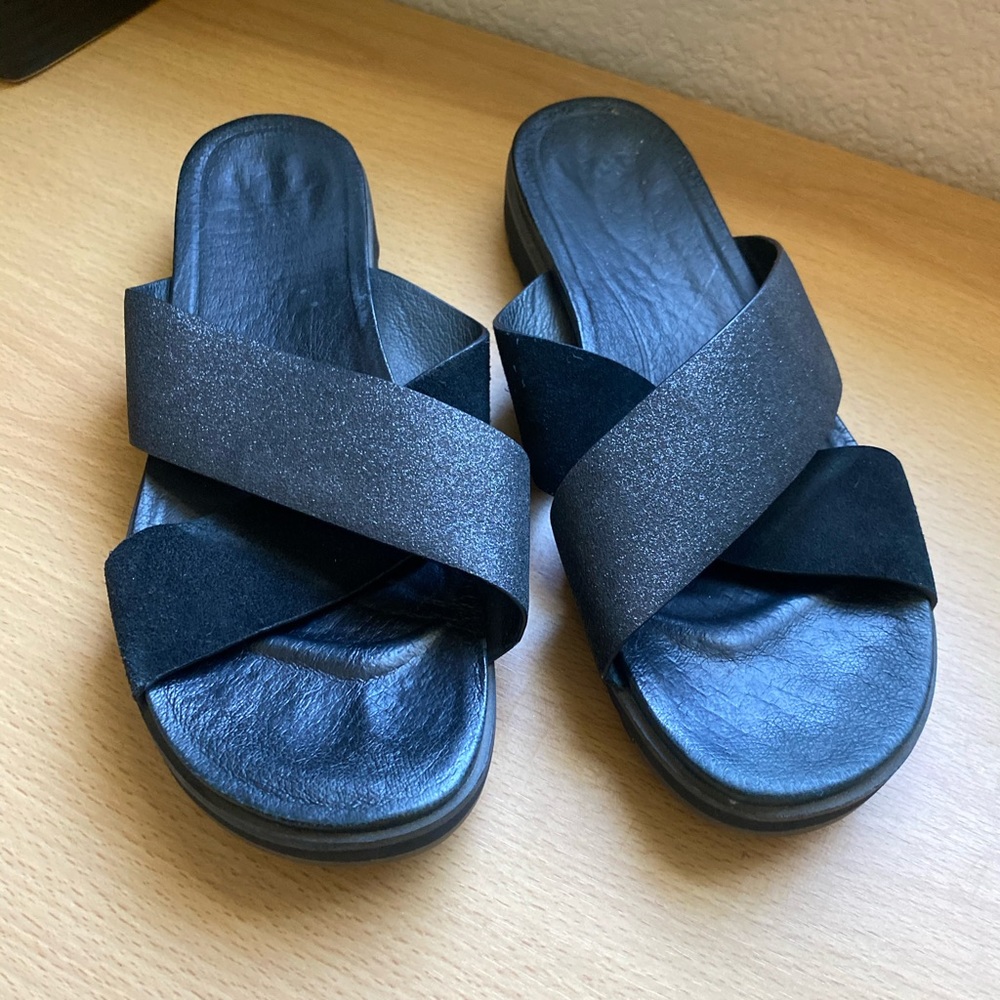 UGG Kari Glitter Slides Size 9